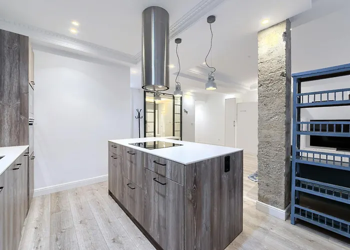 Near Museum Luxury By Next Stop *