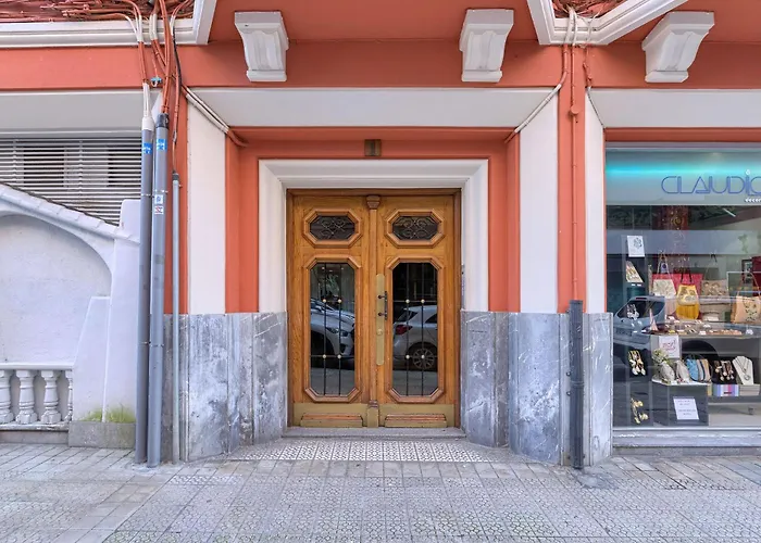 Near Museum Luxury By Next Stop