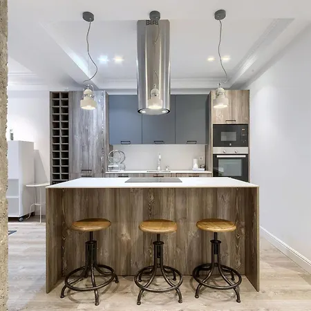 Apartman Near Museum Luxury By Next Stop